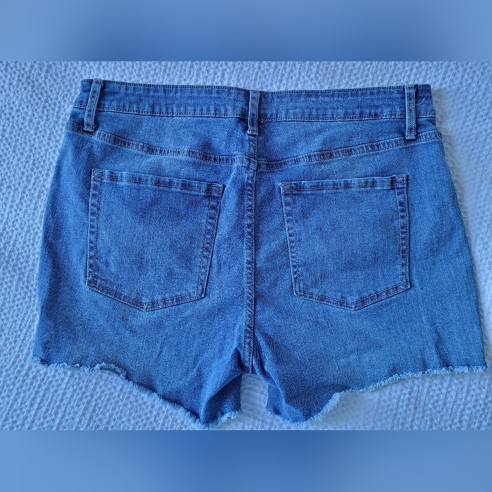 Jean shorts - Picture 3 of 3